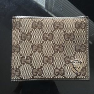 Men’s Gucci wallet